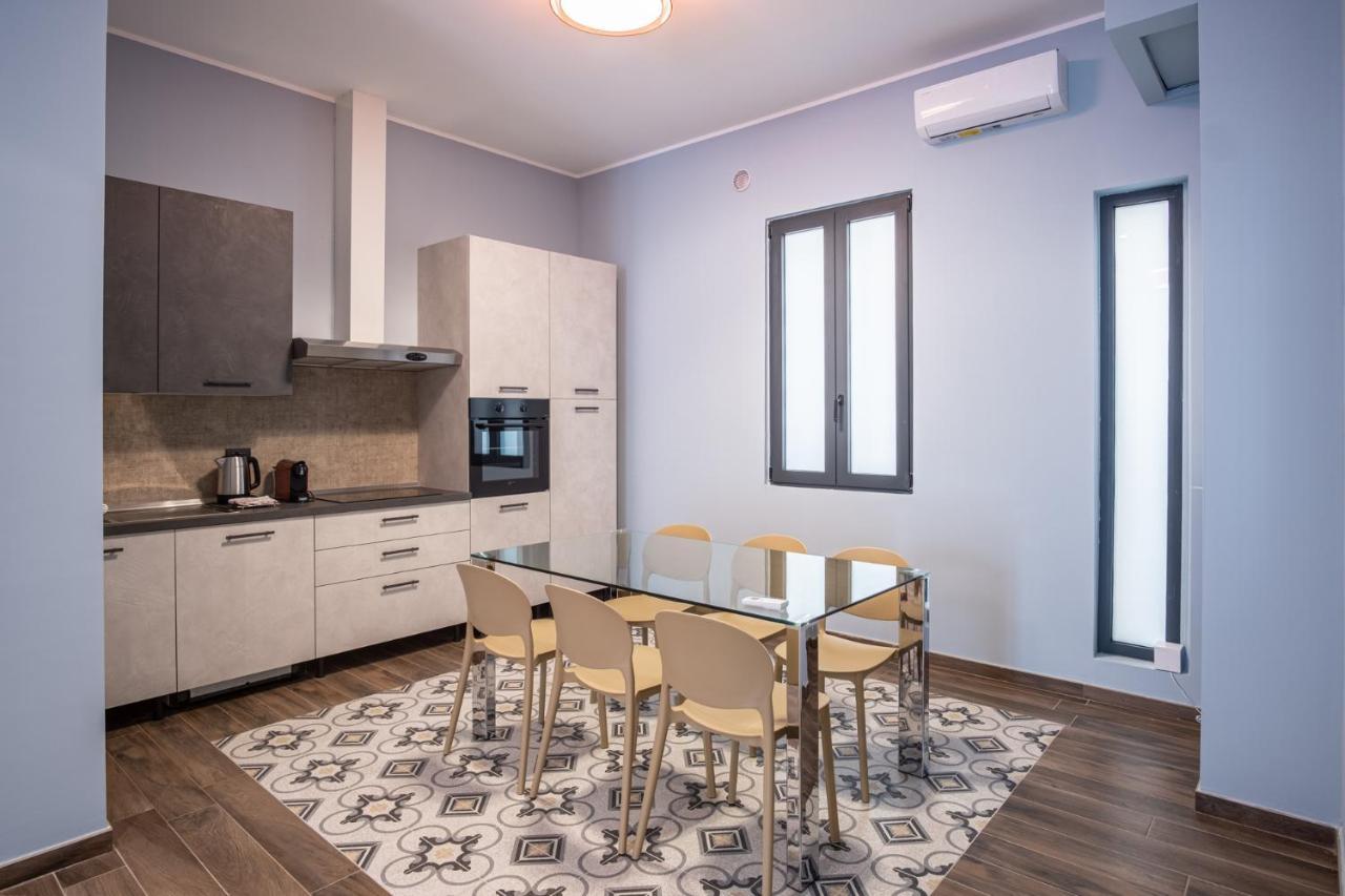 Palazzo Zippitelli Apartments Бари Экстерьер фото